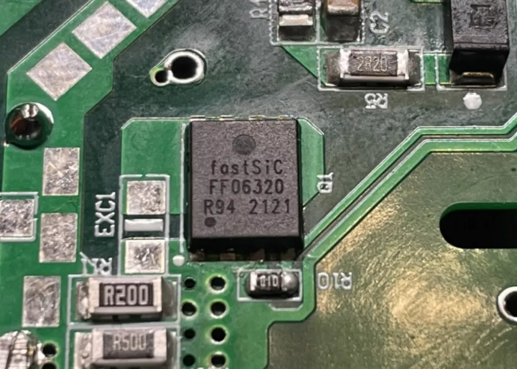 碳化硅MOS进入消费电源市场,即思创意发布65W SiC快充方案-充电头网