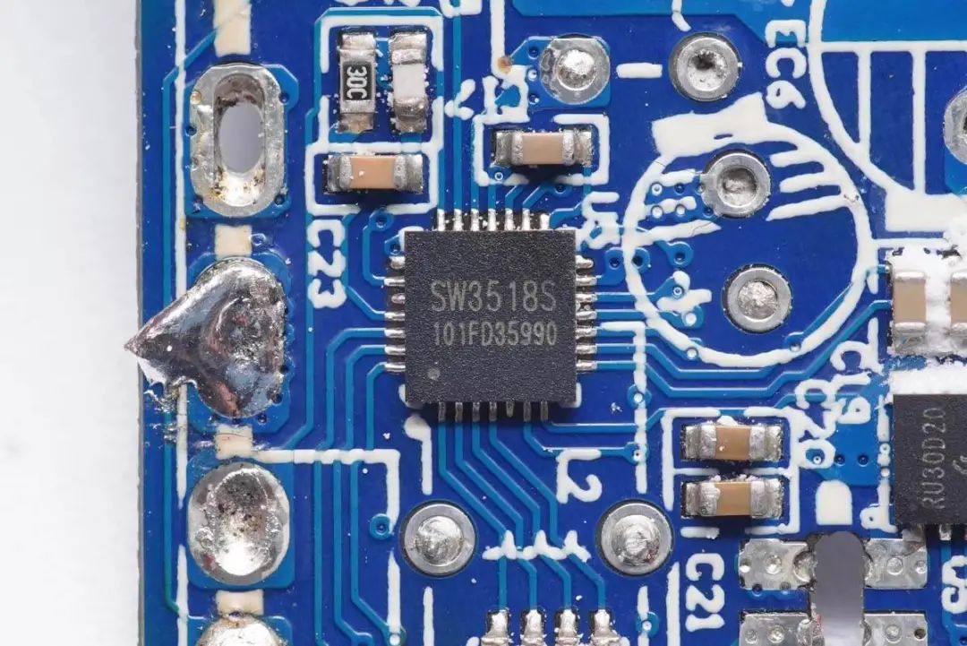 拆解报告:Anker安克65W 2C1A氮化镓充电器(英雄联盟版)-充电头网