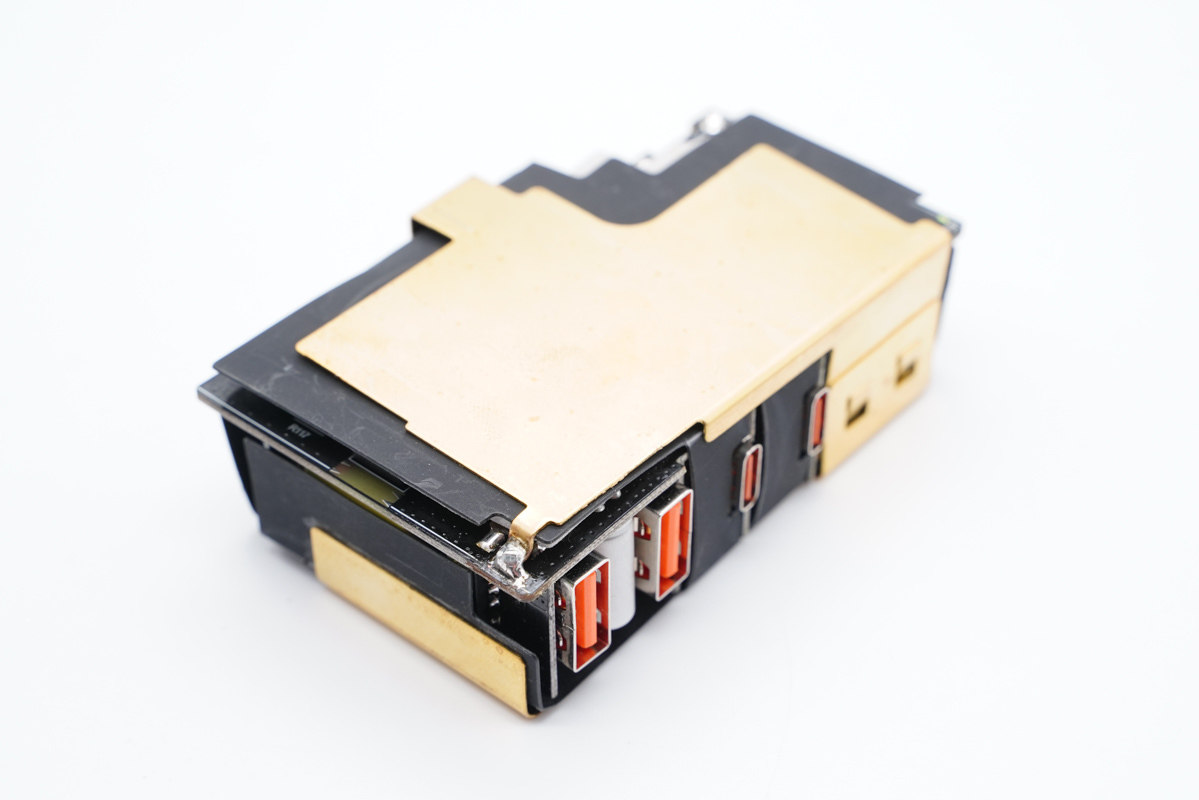 拆解报告:Baseus倍思100W 2C2A氮化镓二代快充CCGAN100UC-充电头网