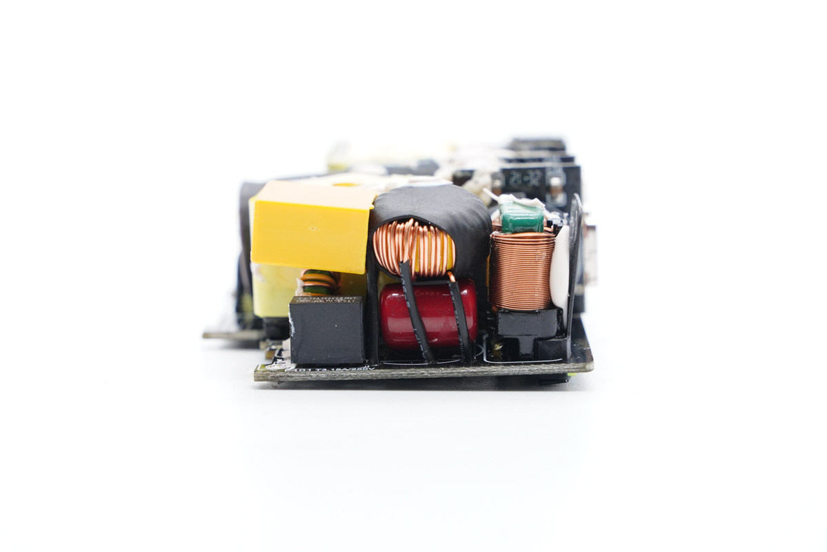 拆解报告:Baseus倍思100W 2C2A氮化镓二代快充CCGAN100UC-充电头网