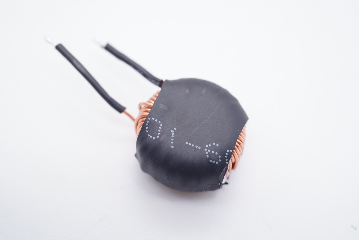 拆解报告:Baseus倍思100W 2C2A氮化镓二代快充CCGAN100UC-充电头网
