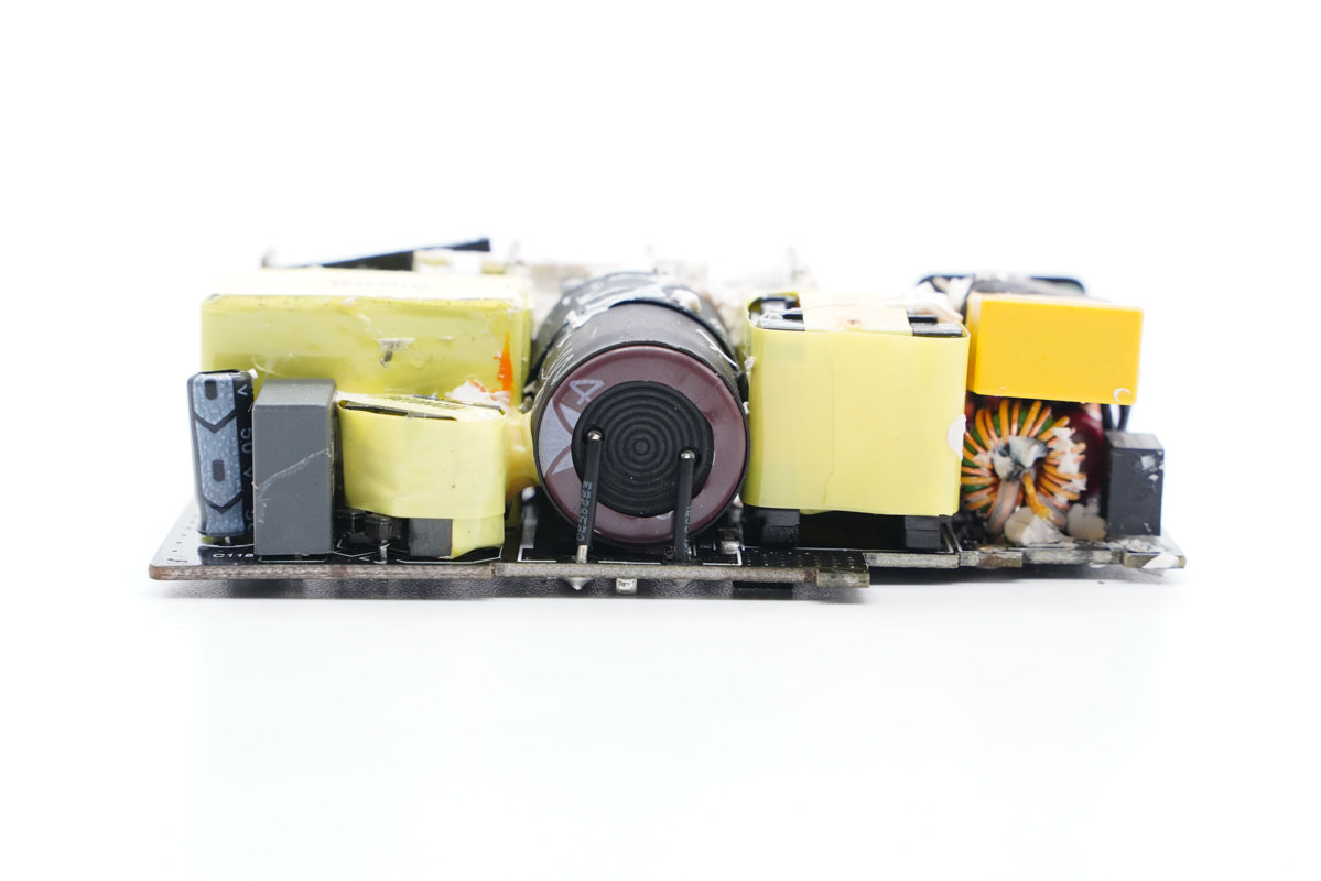 拆解报告:Baseus倍思100W 2C2A氮化镓二代快充CCGAN100UC-充电头网
