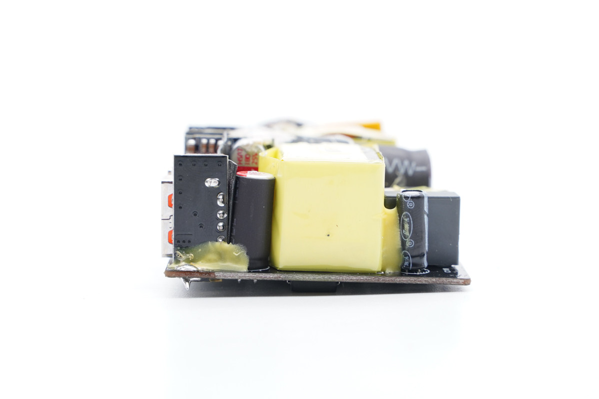 拆解报告:Baseus倍思100W 2C2A氮化镓二代快充CCGAN100UC-充电头网
