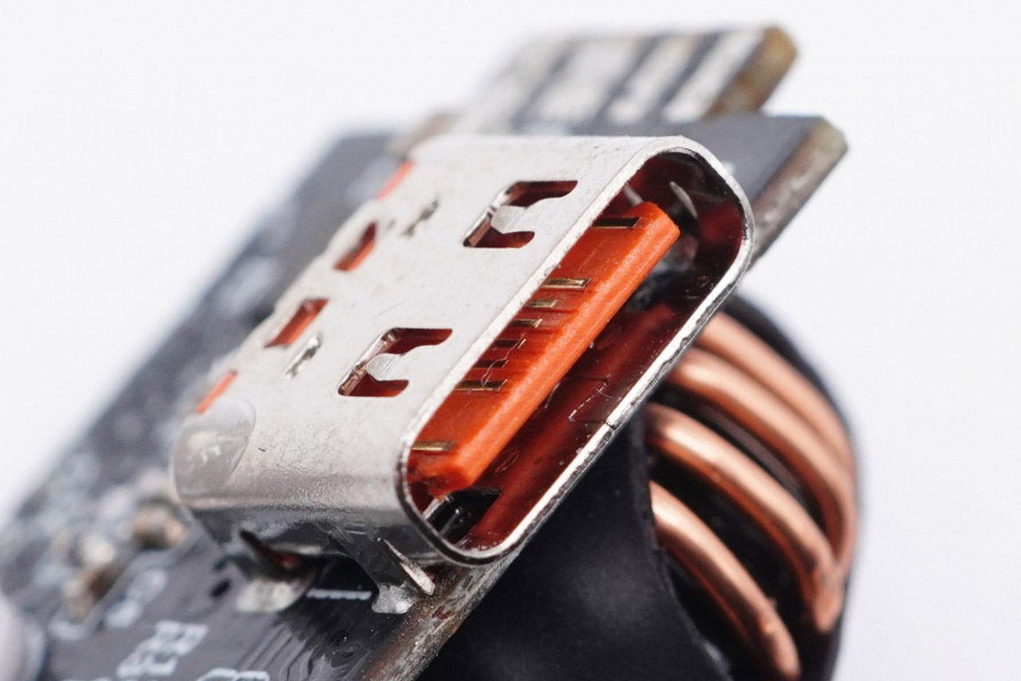 拆解报告:Baseus倍思100W 2C2A氮化镓二代快充CCGAN100UC-充电头网