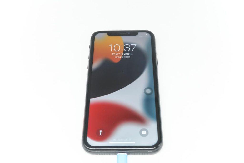 让 iPhone 焕然新生，充客 iPhone 11 电池装机实测-充电头网