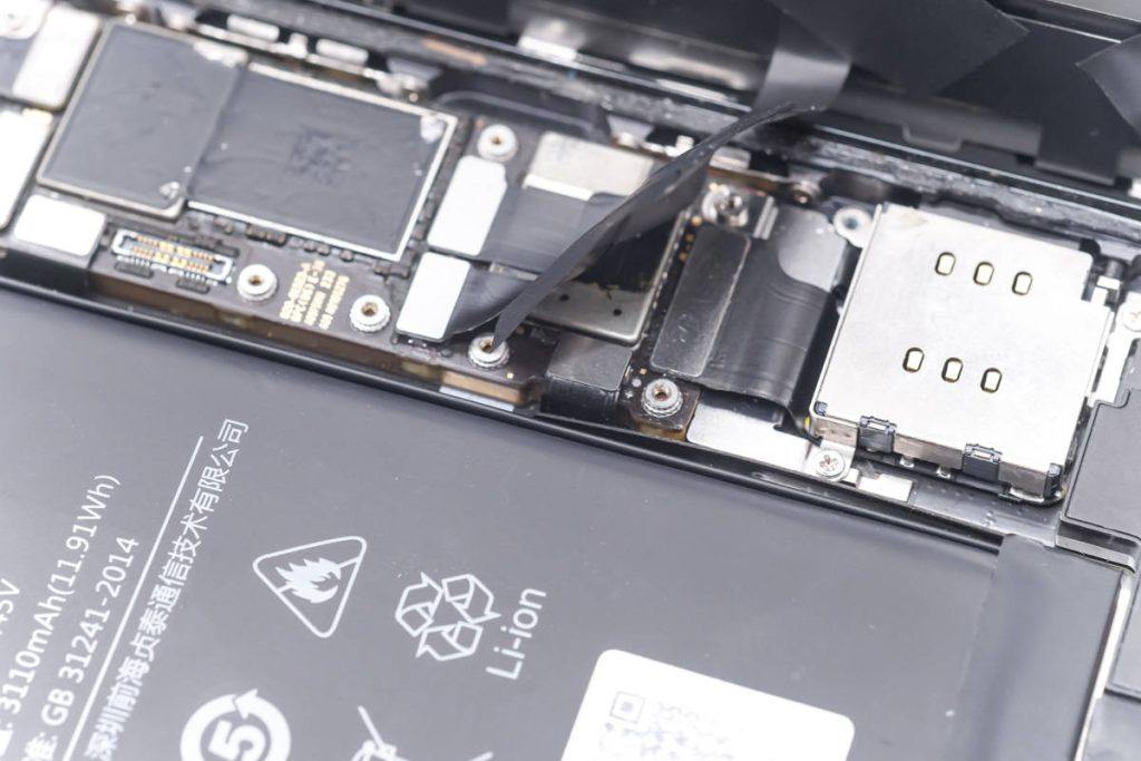让 iPhone 焕然新生，充客 iPhone 11 电池装机实测-充电头网