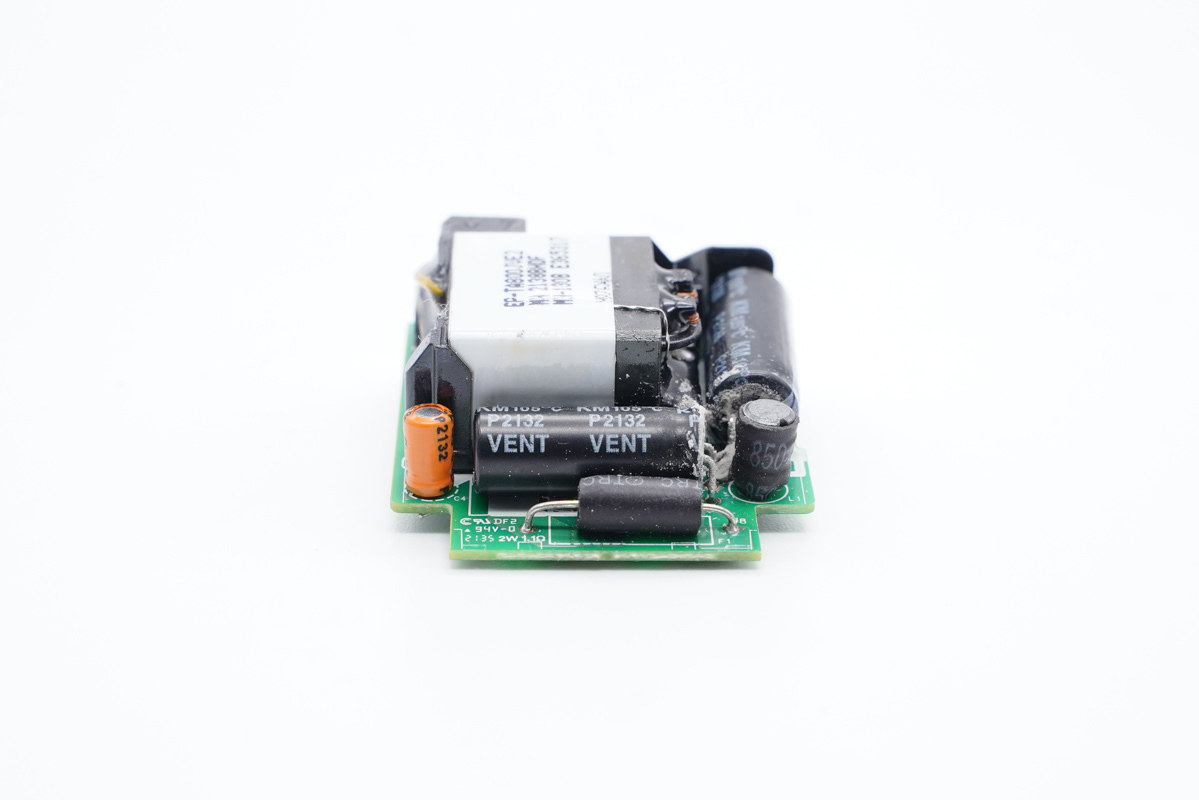 拆解报告：SAMSUNG三星国行版25W PD快充充电器EP-T800-充电头网