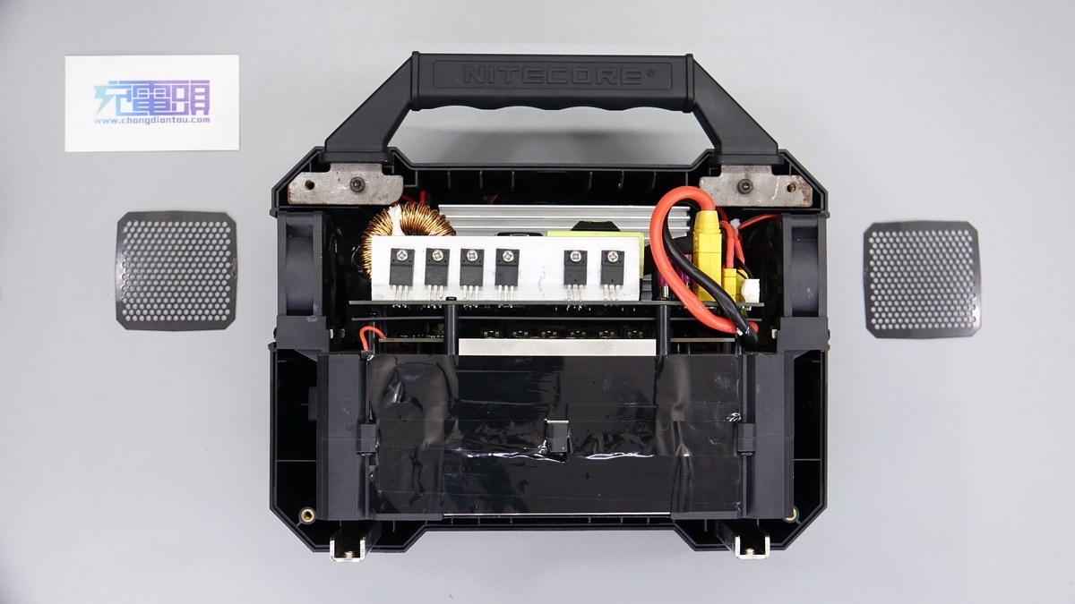 拆解报告：NITECORE奈特科尔500W便携户外电源NES500-充电头网