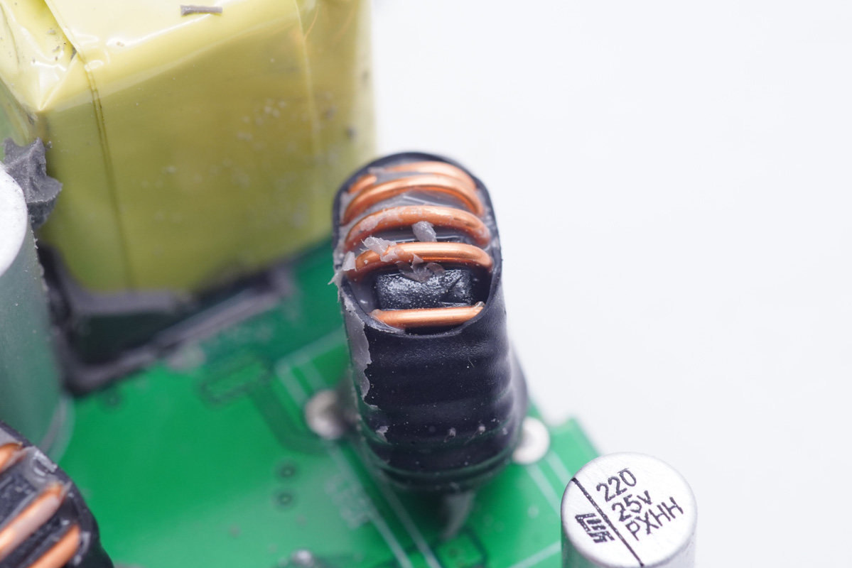 拆解报告:PiLOT今翔65W 2A2C四口快充氮化镓充电器AC06665-充电头网