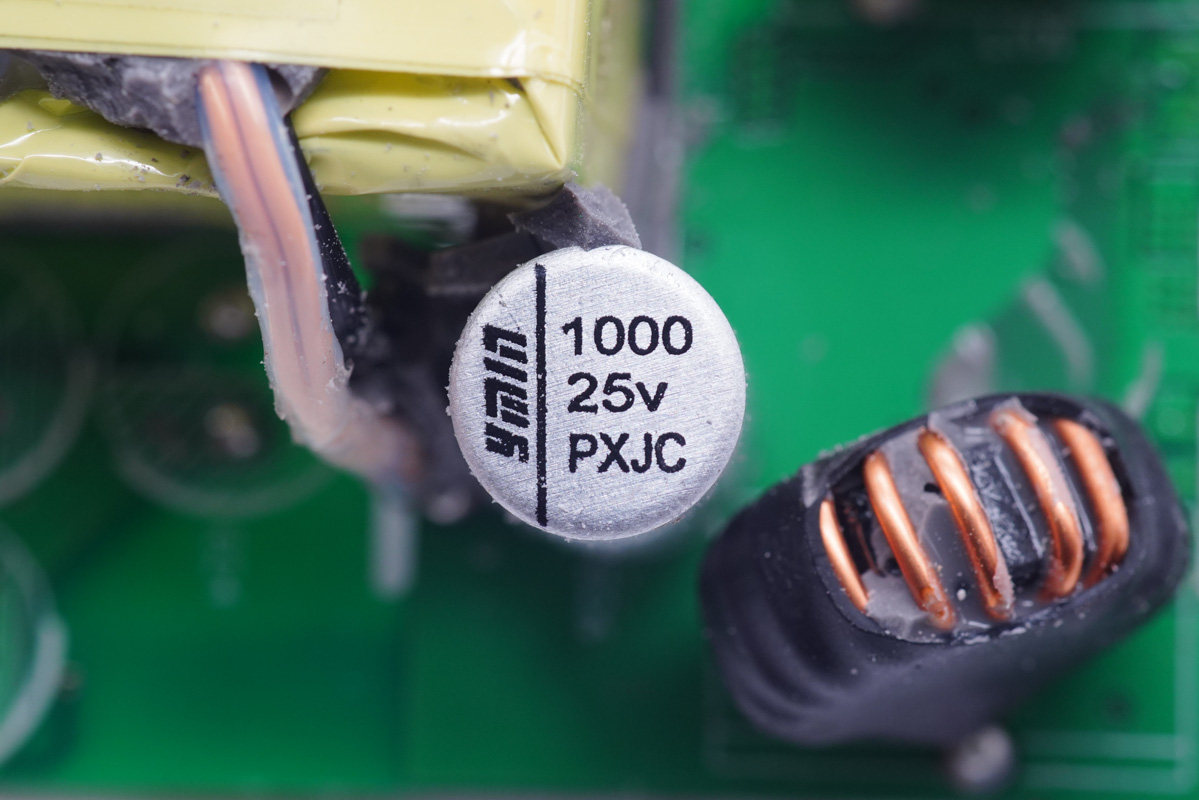 拆解报告:PiLOT今翔65W 2A2C四口快充氮化镓充电器AC06665-充电头网