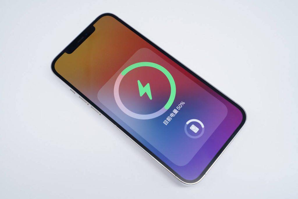 充电宝也能更新固件?苹果 MagSafe 行动电源固件升级实测-充电头网