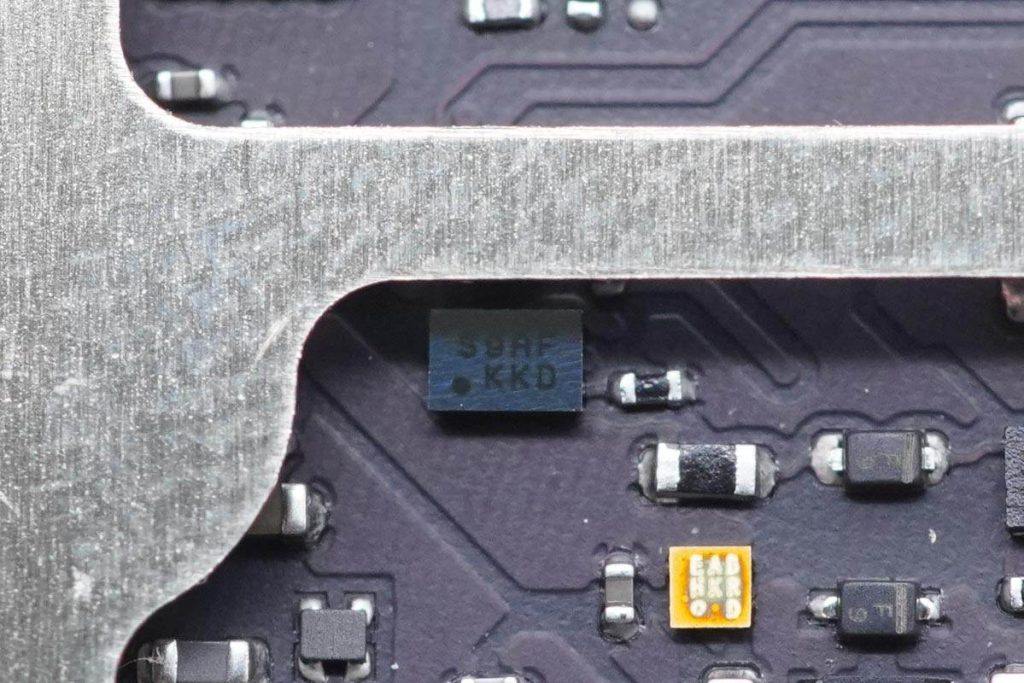 拆解报告:Apple苹果iPhone闪电基座A1717-充电头网
