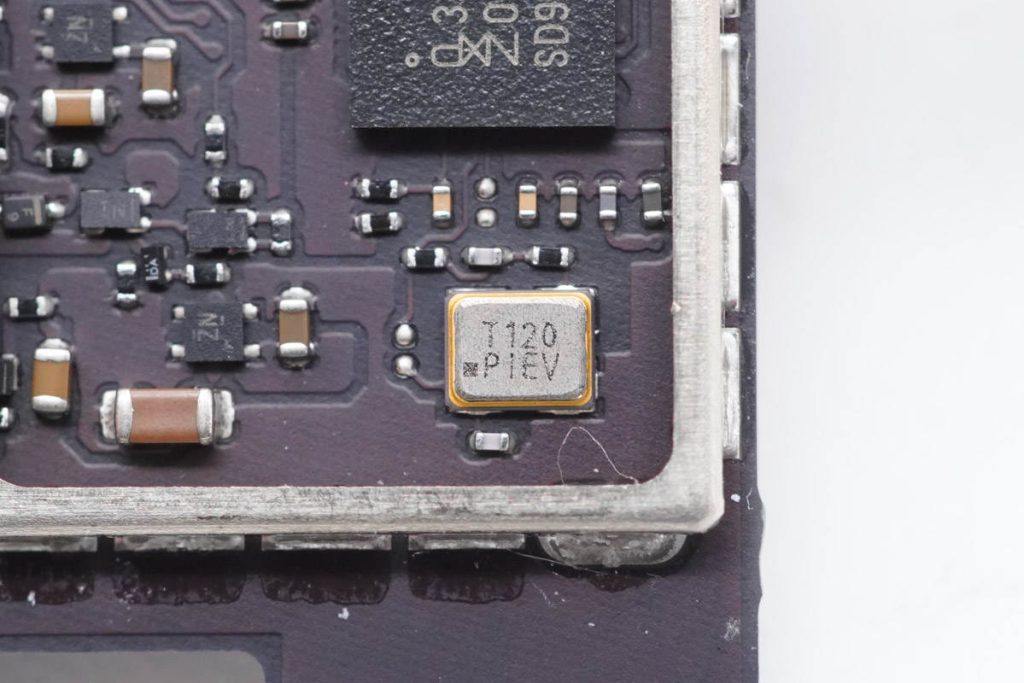拆解报告：Apple苹果iPhone闪电基座A1717-充电头网