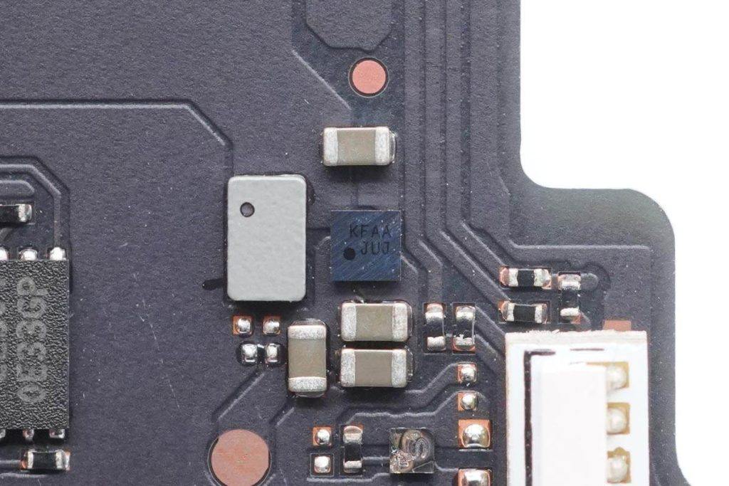 拆解报告:华硕ROG Phone 2 AeroActive酷冷风扇2-充电头网