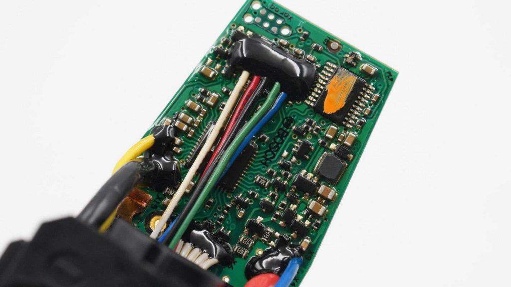 拆解报告:BOSCH博世YOUseries悠系列USB-C充电钻Drill-充电头网