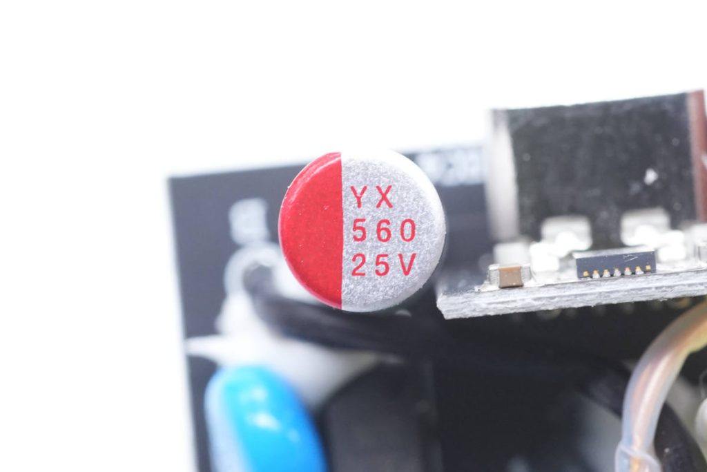拆解报告:品硕30W PD快充充电器P023-充电头网