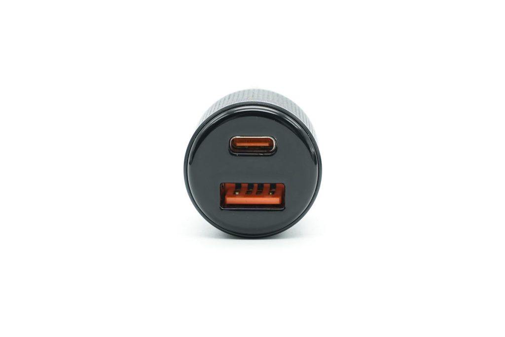 拆解报告:ZEEKR极氪83W 1A1C双口快充车充CQC10Z1A-充电头网