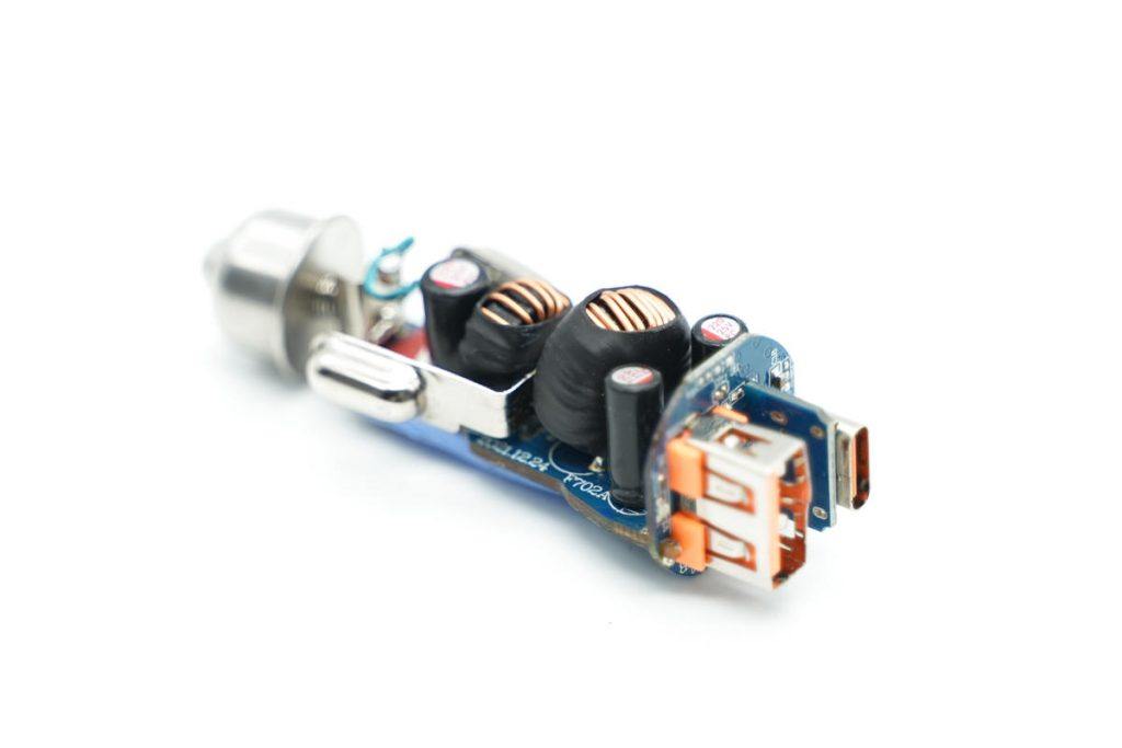 拆解报告:ZEEKR极氪83W 1A1C双口快充车充CQC10Z1A-充电头网