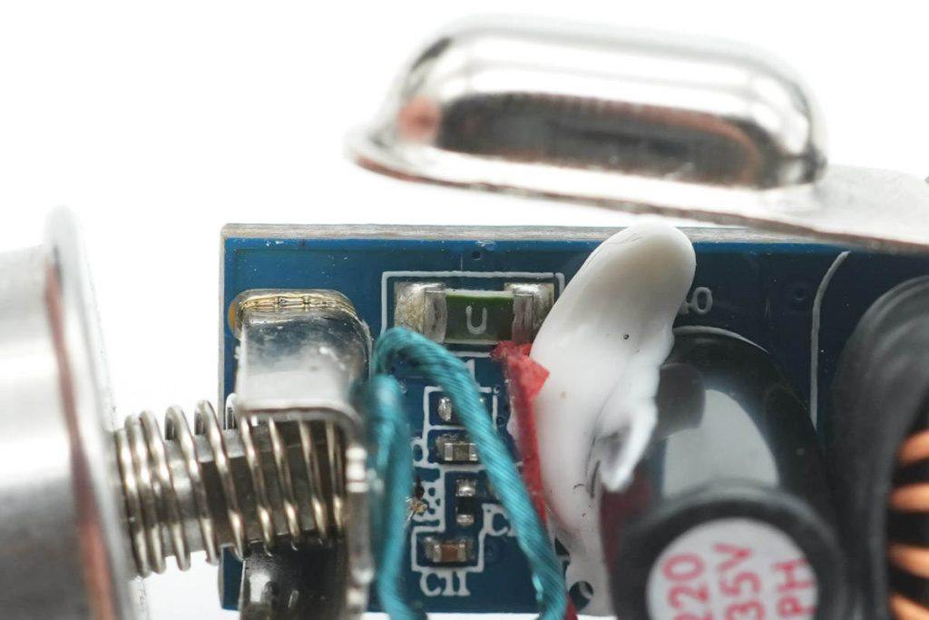 拆解报告:ZEEKR极氪83W 1A1C双口快充车充CQC10Z1A-充电头网