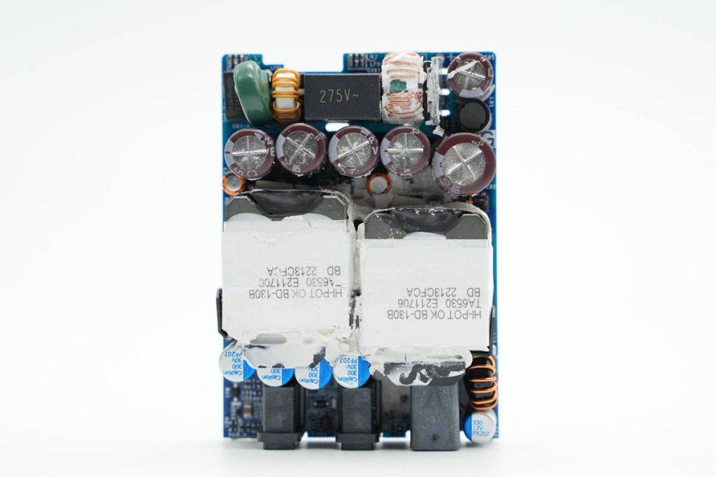 拆解报告：SAMSUNG三星65W 2C1A快充充电器EP-T6530-充电头网