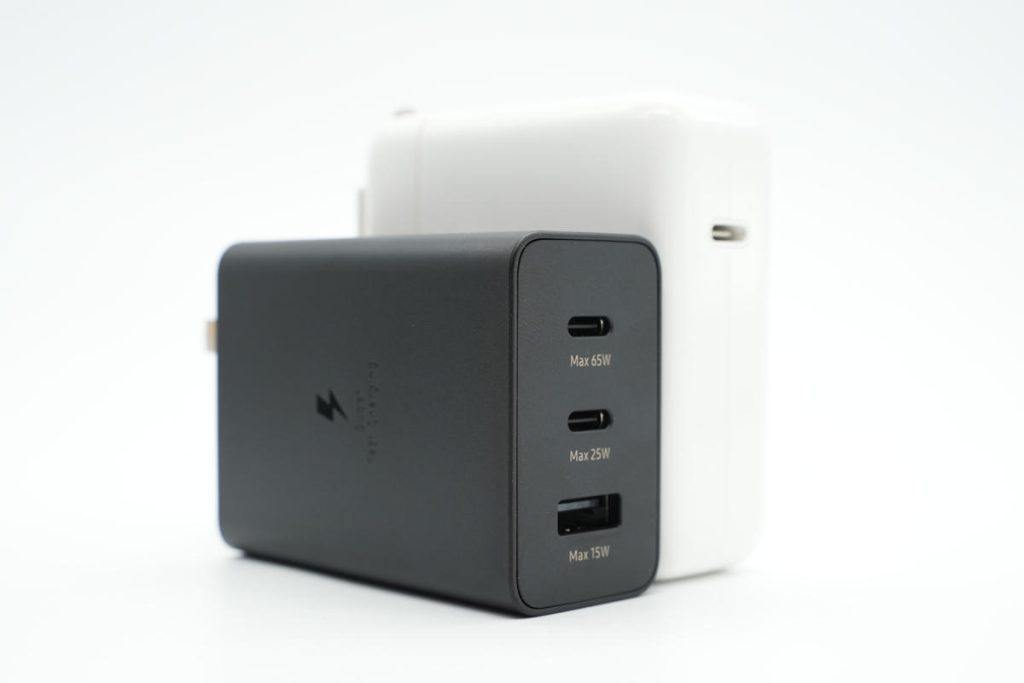 三管齐下,皆可满足,三星65W 2C1A充电器评测-充电头网