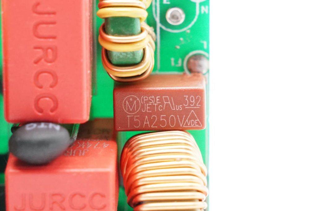 支持PD3.1 28V5A输出，锐仕嘉推出140W双C口氮化镓快充方案-充电头网