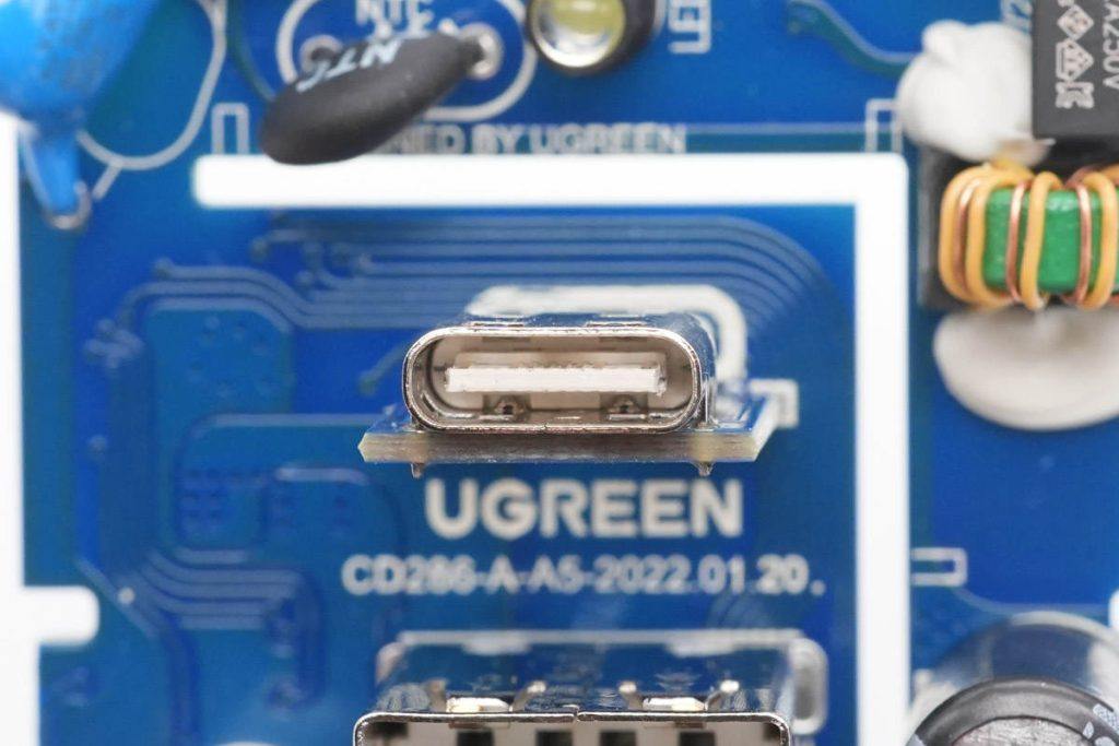 拆解报告：UGREEN绿联30W 2A1C智充数码排插CD286-充电头网