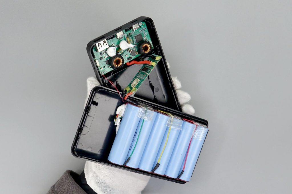 拆解报告:GADMEI 100W 2C1A双向快充移动电源T2100-充电头网