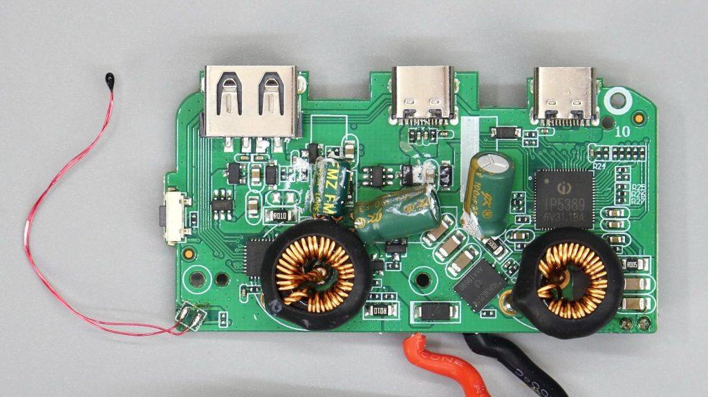 拆解报告:GADMEI 100W 2C1A双向快充移动电源T2100-充电头网