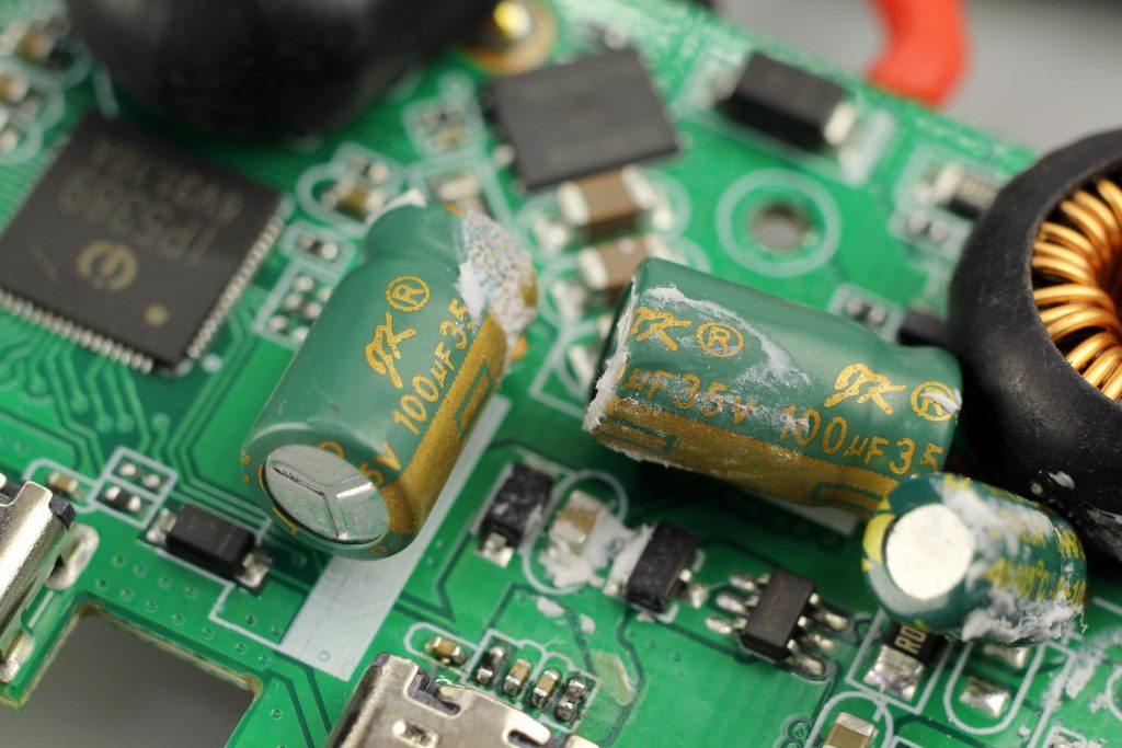 拆解报告:GADMEI 100W 2C1A双向快充移动电源T2100-充电头网