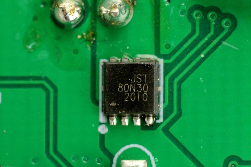 拆解报告:GADMEI 100W 2C1A双向快充移动电源T2100-充电头网