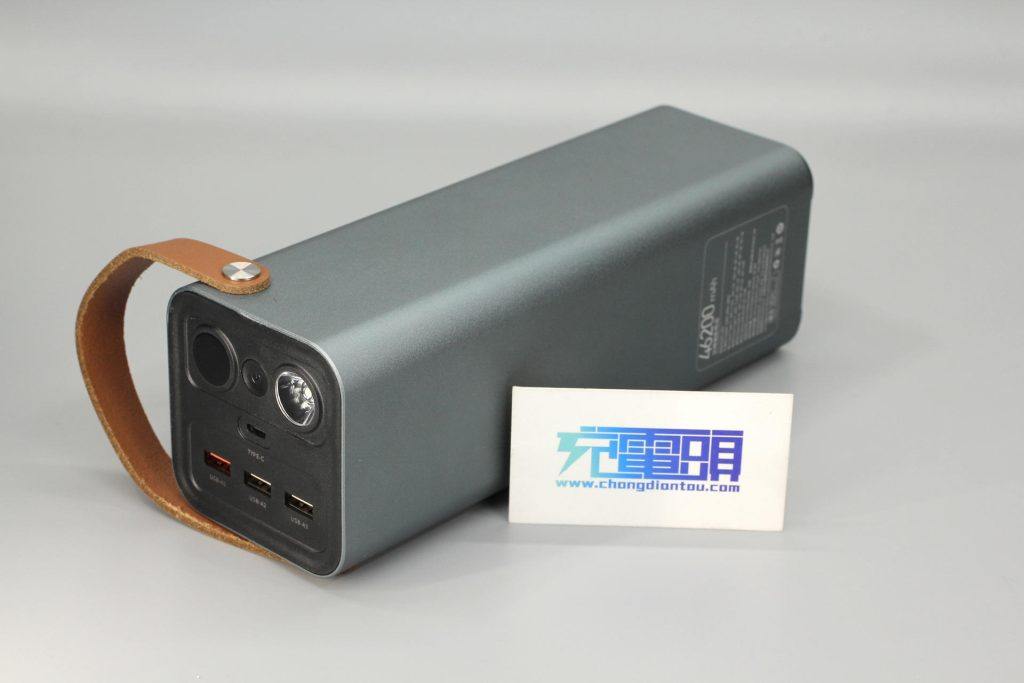 拆解报告:Yoobao羽博200W多功能便携式储能电源EN2-充电头网