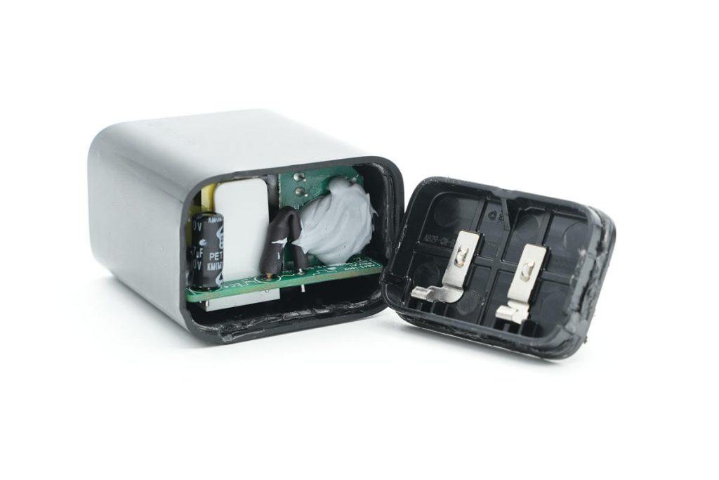 拆解报告:mophie 30W PD快充充电器-充电头网
