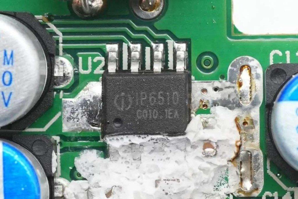 英集芯IP6510协议芯片获宝马USB车载充电器采用-充电头网