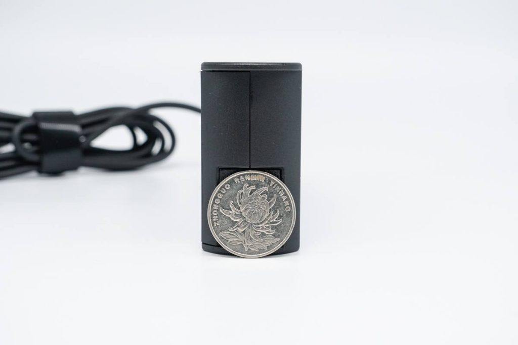 “梅花”与USB-C的结合同样轻盈,联想95W充电器评测-充电头网