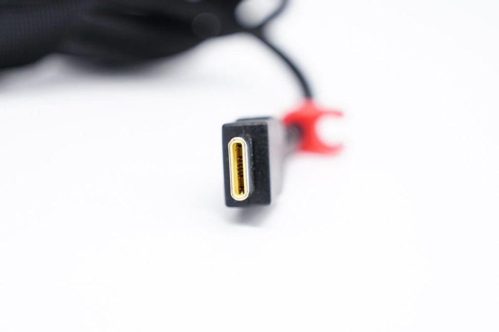 “梅花”与USB-C的结合同样轻盈,联想95W充电器评测-充电头网
