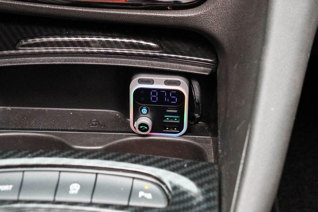 JOYROOM车充评测：双收音更清晰，多连接HiFi音效，通话音量由你定-充电头网