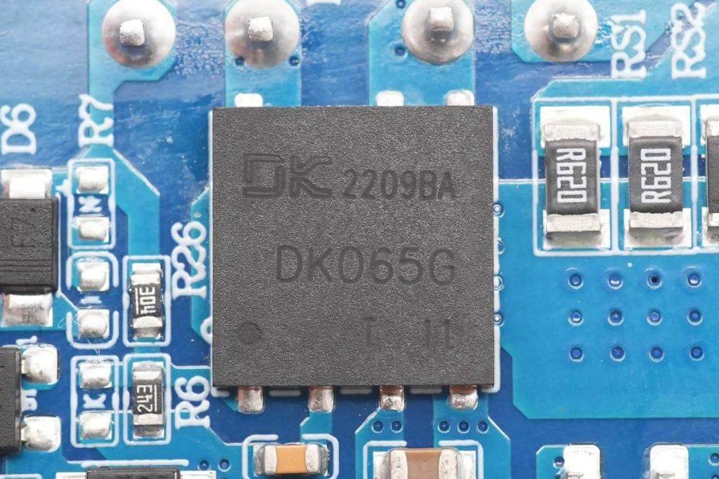 拆解报告:HKS华科生65W 2C1A快充充电器-充电头网