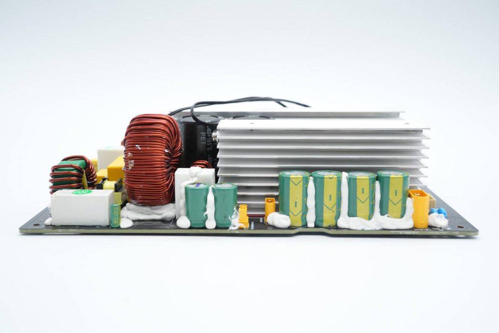 引入换电概念，吉立能1135W双向逆变户外电源拆解-充电头网