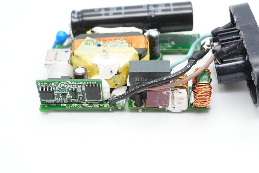 拆解报告：DELL戴尔60W USB-C充电器DA60NM200-充电头网