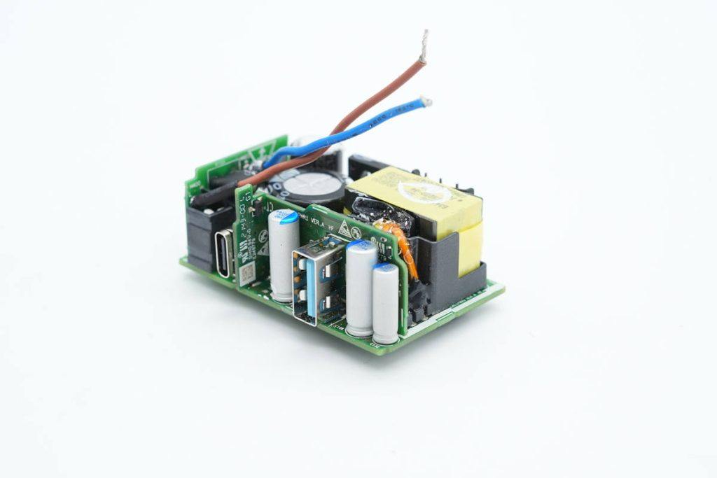 拆解报告：PISEN品胜45W 1A1C智能插座面板HK22-充电头网