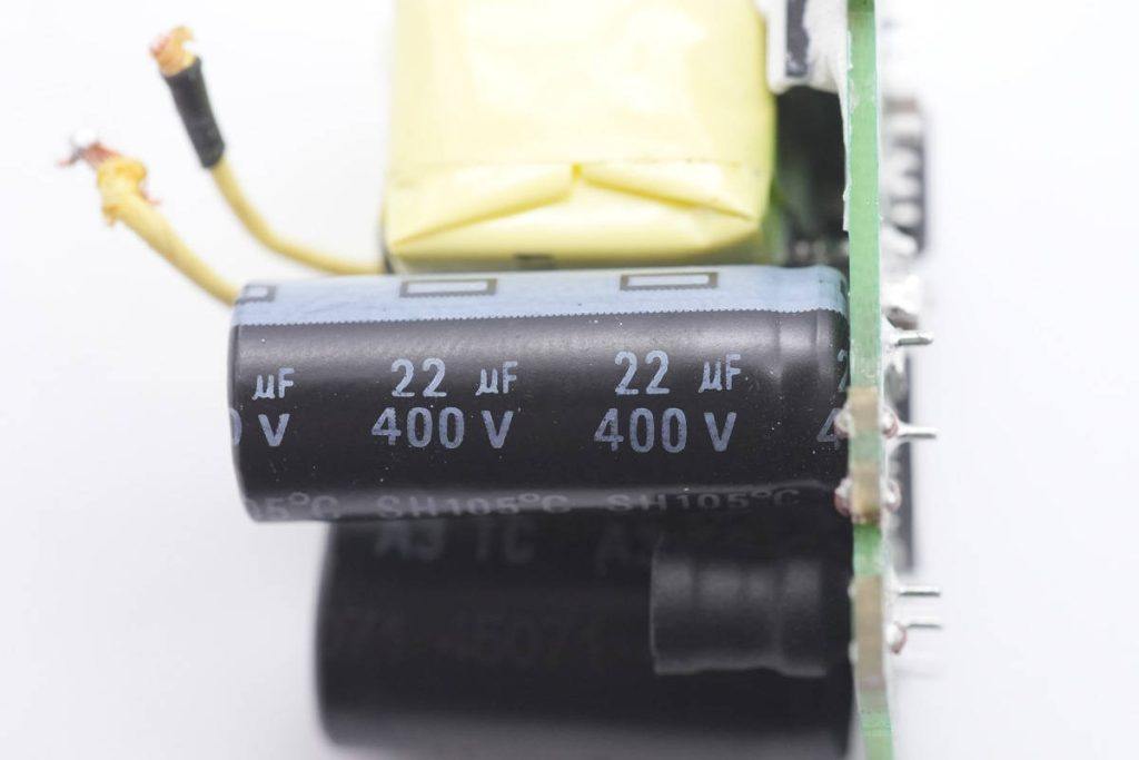 拆解报告：赛小虎迷你30W氮化镓充电器SCC030C1A-充电头网