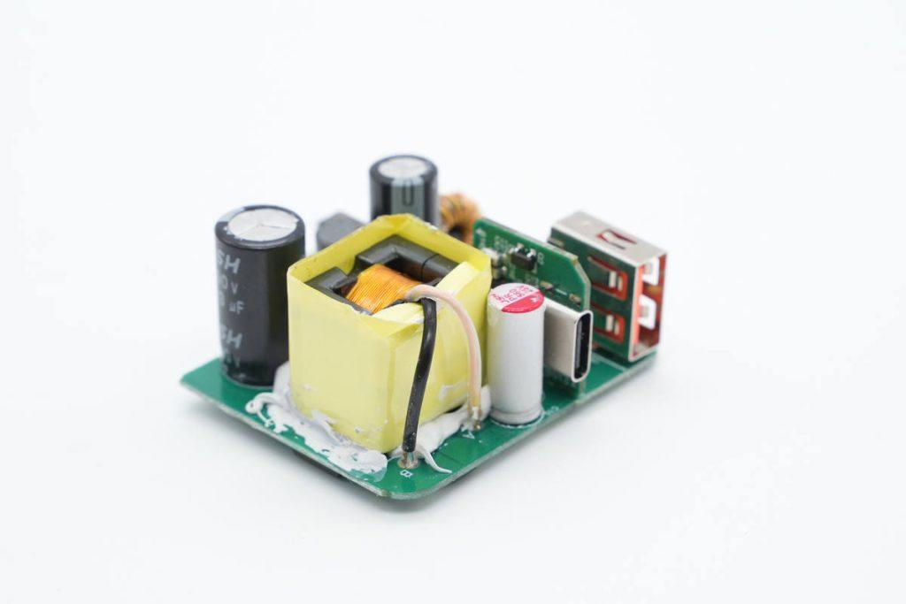 拆解报告:QCY意象40W 1A1C氮化镓充电器-充电头网