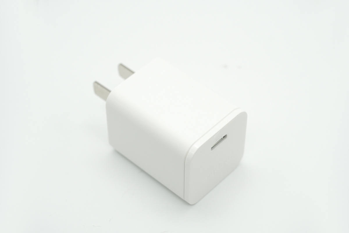 原装充电器不想用？苹果MacBook Air M2有什么好用的平替款充电器？ - 充电头网
