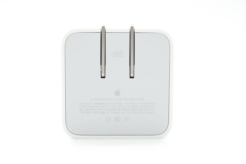 喧宾夺主的Air，续航会更优？苹果MacBook Air M2开箱评测-充电头网
