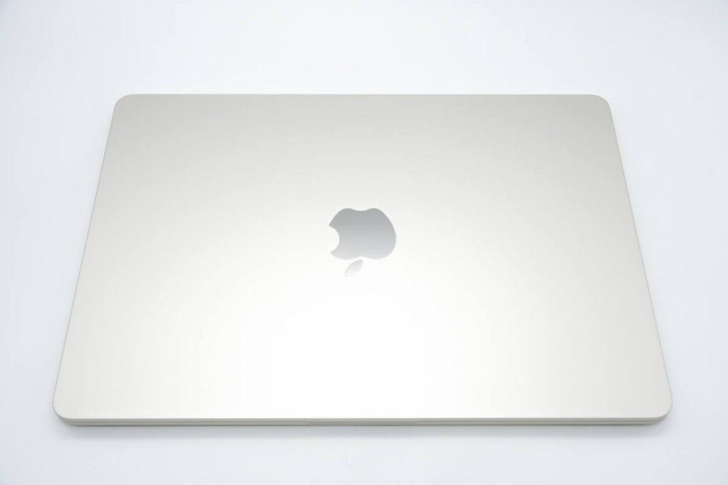喧宾夺主的Air，续航会更优？苹果MacBook Air M2开箱评测-充电头网