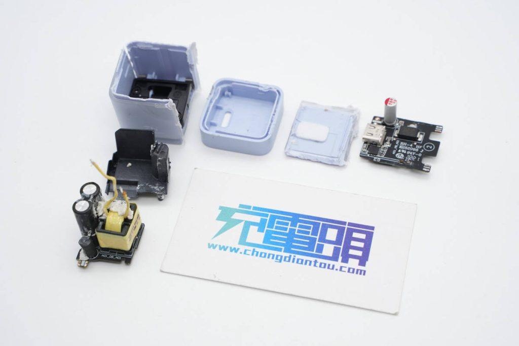 拆解报告：ZMI紫米20W迷你氮化镓充电器A01-充电头网