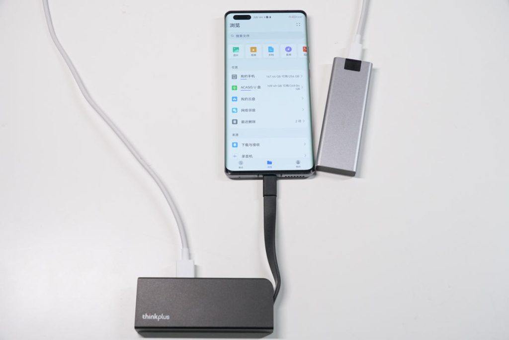 联想thinkplus USB-C 4合1便携扩展器评测：VGA设备兼容，轻松拓展第二块屏幕-充电头网