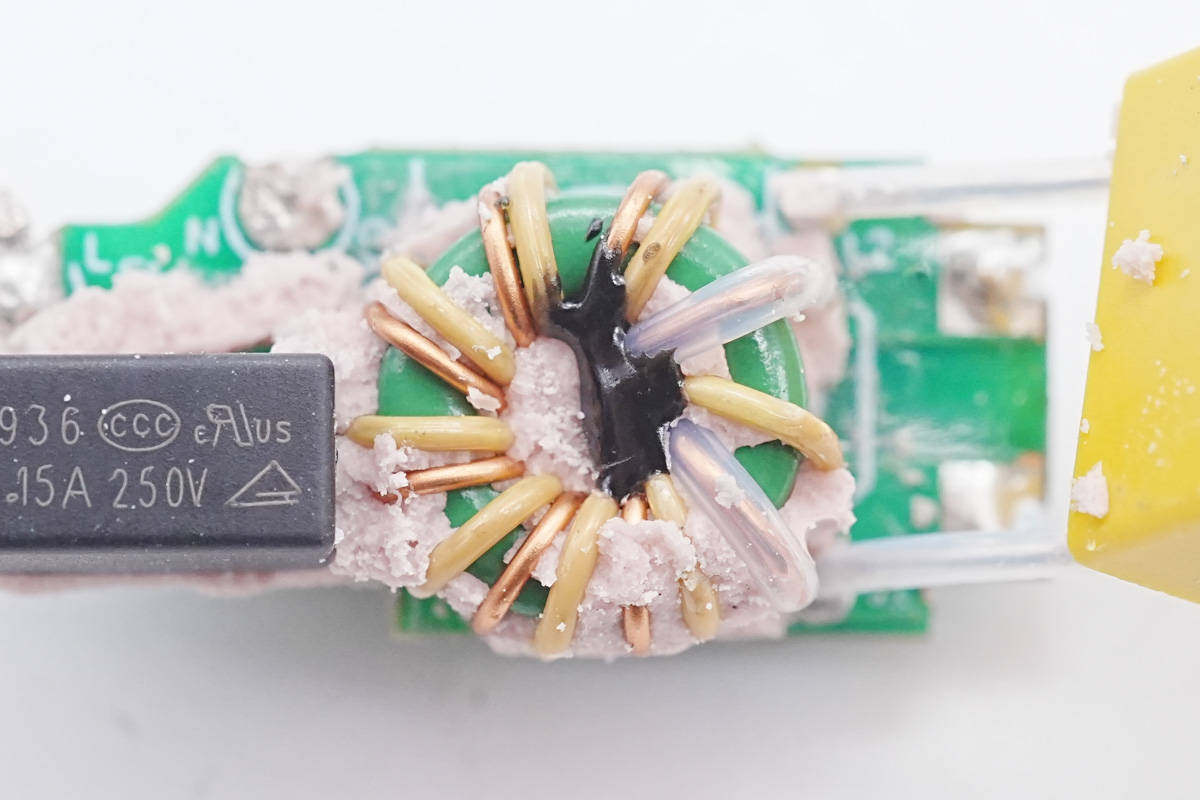 拆解报告:Anker安克65W 2C1A全氮化镓充电器A2668-充电头网