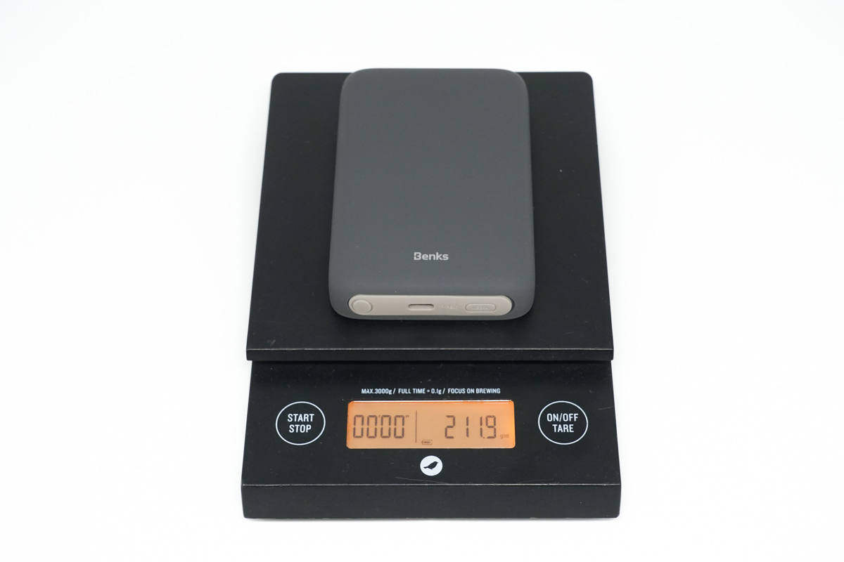 邦克仕Benks 摩卡磁吸充电宝MP06评测：磁吸iPhone皆可用，出行第二块电池-充电头网